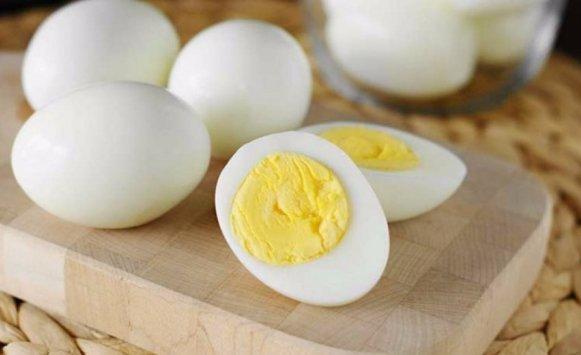 تناول البيض بانتظام يحمي من فقدان البصر في الشيخوخة