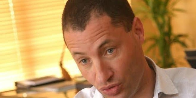 سكوب.  بعد 5 سنوات وراء القضبان..كريم  الزاز يغادر السجن