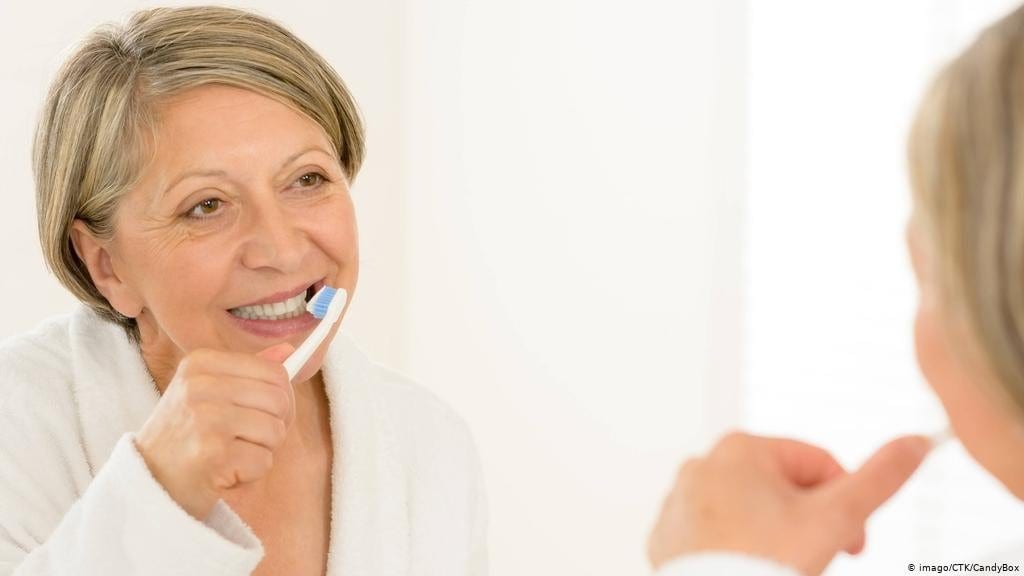 مادة الفلوريد بمعجون الاسنان… بين الفائدة والأسطورة