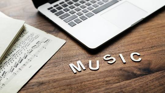 دراسات.. الموسيقى تخفف من معاناة مرضى السرطان