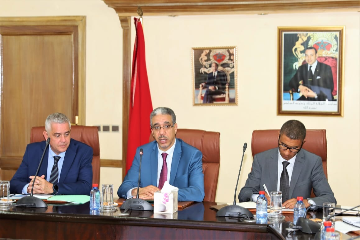 رباح واخنوش خدامين على هاد المشروع. وزير الطاقة  يترأس اجتماعاً لتعزيز النجاعة الطاقية في الفلاحة