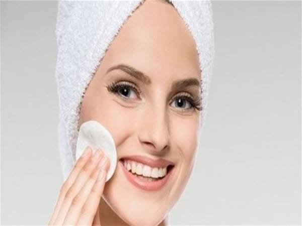 سيدتي..خطوات بسيطة  ضرورية لبشرتك يوميا قبل النوم