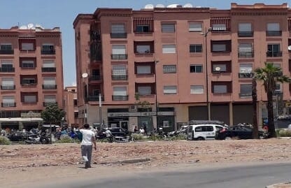 مراكش. مواطنون يحاصرون لصا وهو يسرق فتاة تحت التهديد بالسّلاح