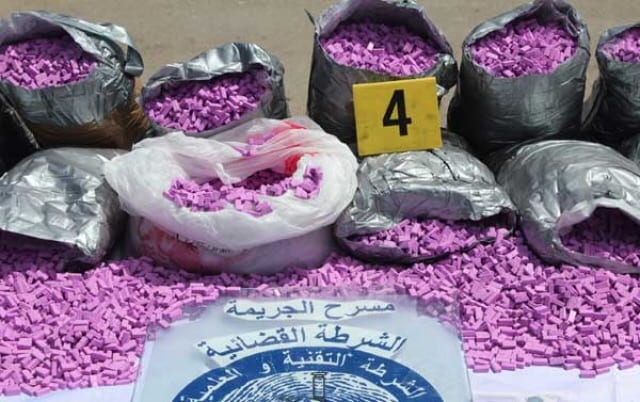 بالصور. اعتقال ثلاثة أشخاص وحجز 48 ألف إكستازي” على متن تاكسي