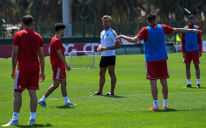 معسكر المنتخب يتواصل في مراكش بقرار من رونار