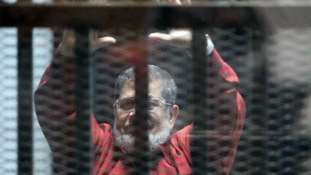  عاجل. التلفزيون المصري يعلن وفاة الرئيس المصري السابق محمد مرسي