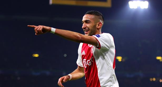 بعد عقدة “ألكان”. زياش يحسم مصير بقائه مع اجاكس بهذا التصريح