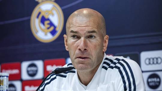 زيدان يغادر معسكر ريال مدريد بكندا…وها علاش