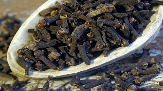 علماء..القرنفل تساعد في تخفيض الوزن