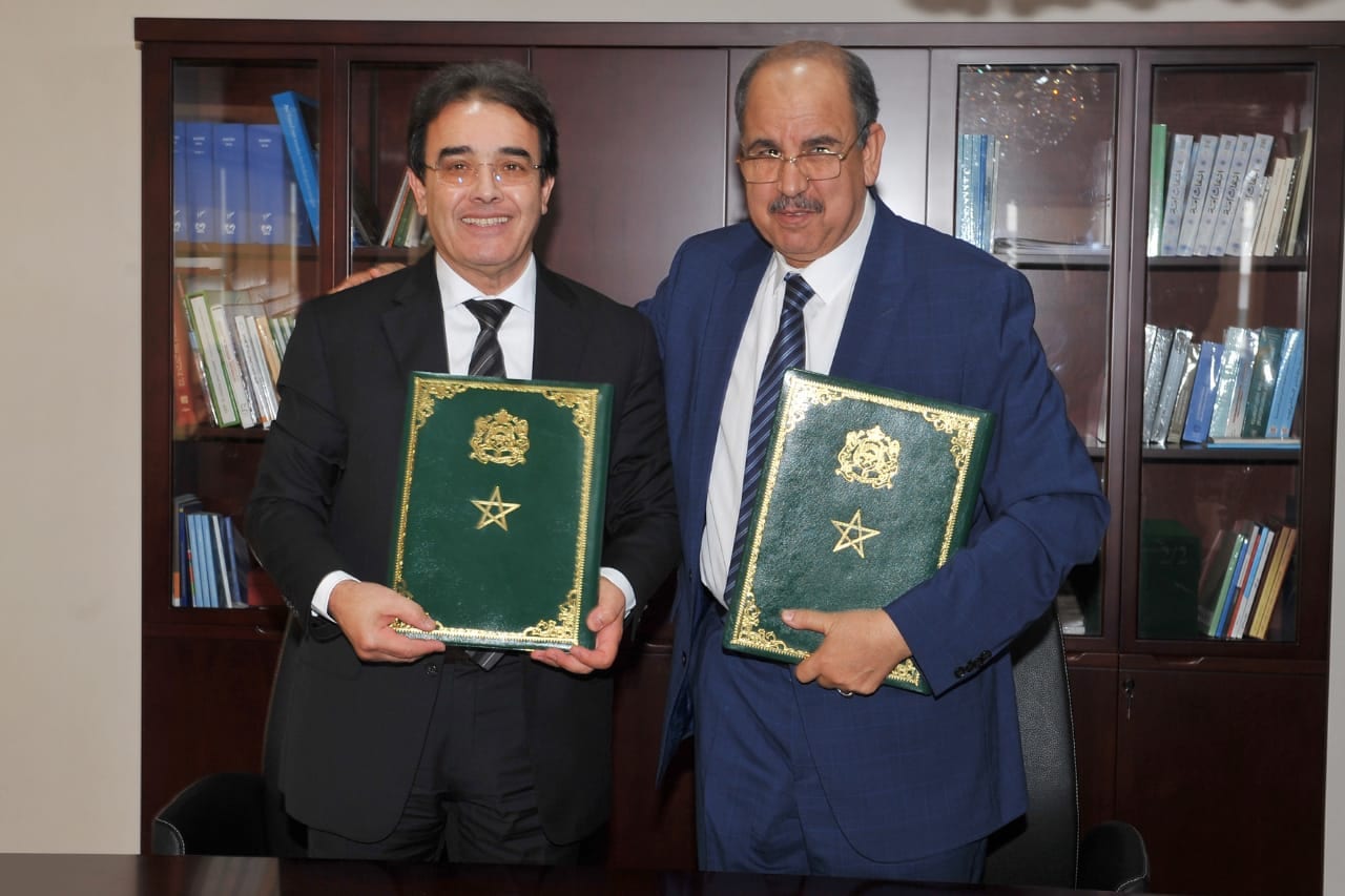 الوزير بنعتيق يوقع هذه الاتفاقية مع جامعة محمد الأول بوجدة