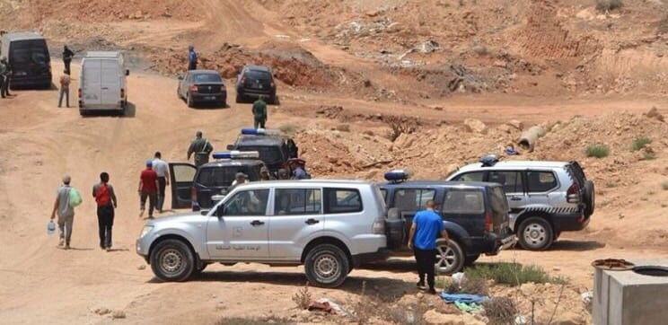 السيبة هادي. عصابة ملثمين تعترض سيارة عائلية بالسيوف وتقتل صاحبها بالرّصاص