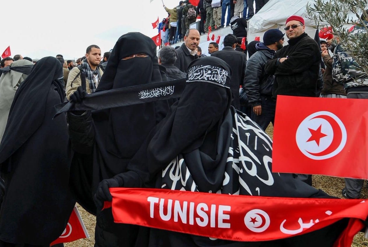 لدواع أمنية. تونس تحظر النقاب في المؤسسات الحكومية