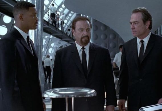 “مان إن بلاك”. وفاة الممثل الأمريكي ريب تورن