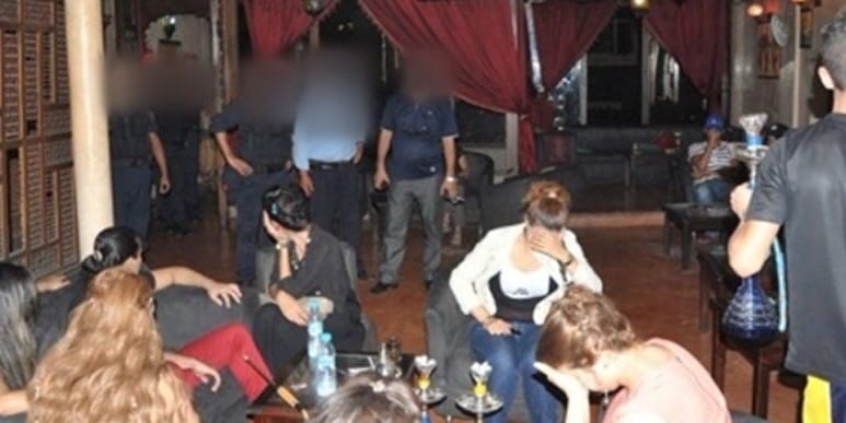 تارودانت. الشرطة القضائية تعرّي مستور “مقهى” يتيح لزبنائه ممارسة الجنس بمقابل