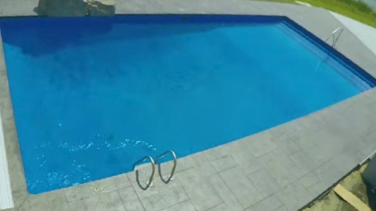 مارتيل. غرق طفل في مسبح يحول “عطلة” أسرته إلى كابوس