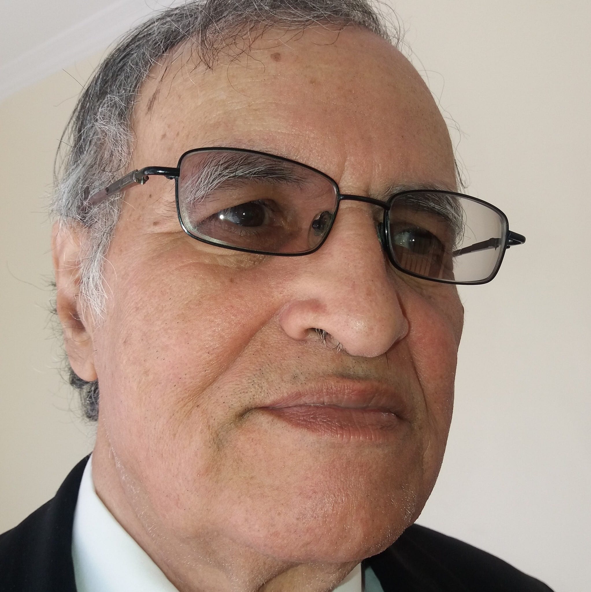 إفزارن يطرح أسئلة حارقة حول المجتمع والتربية.. فهل من مجيب؟!