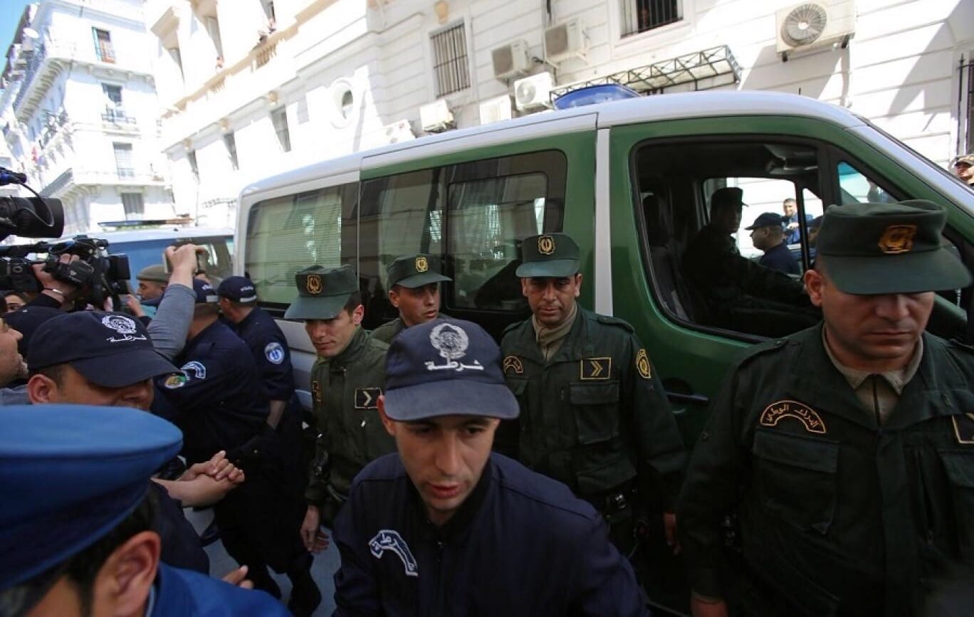 الجزائر. السجن المؤقت لوزير صناعة سابق “آخر” وهذه تهمته