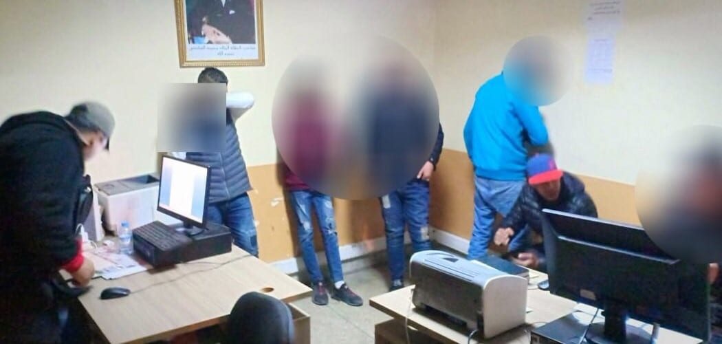 اعتقال أربعة “راپورات” بسبب أغنية راب تسيء إلى جهاز الشرطة (صحافة)