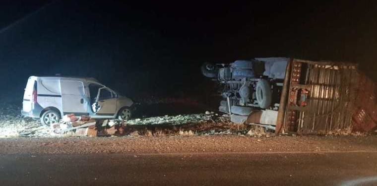 وتتواصل الحرب.. قتيل في اصطدام بين سيارة وشاحنة بين مراكش وأكادير