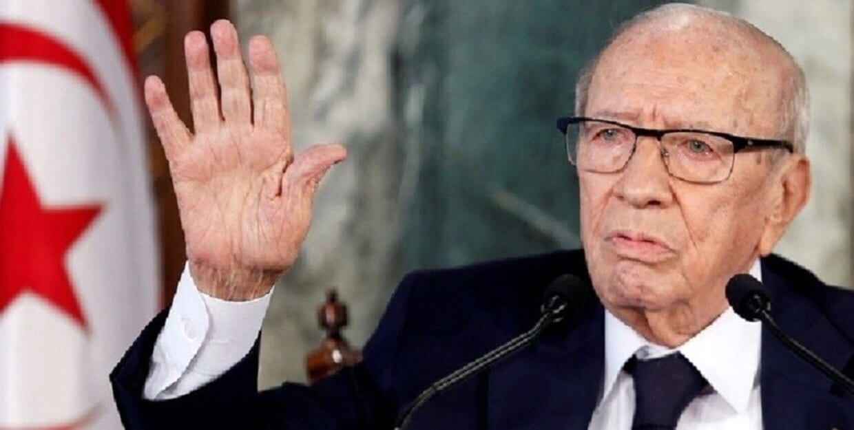 للمرة الثانية في أقل من شهر. نقل الرئيس التونسي إلى المستشفى العسكري