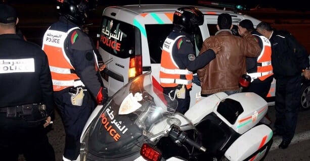 كازا، ثلاثة أشخاص “يروعون” حافلة ويعرضون حياة ركابها للخطر والأمن يعتقلهم