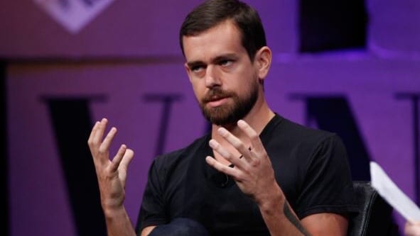 “تويتر”. قراصنة يخترقون حساب الرئيس التنفيذي ويهددون بتفجير مقر الموقع