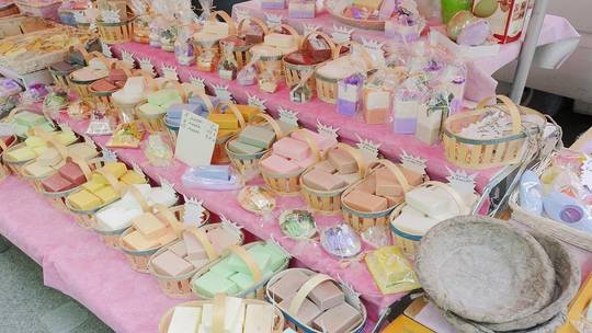 أي صابون أفضل للبشرة السائل أم الصلب؟