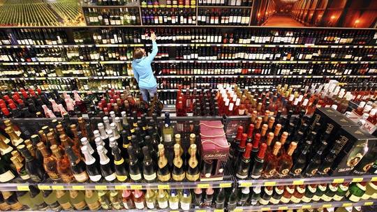 علماء..المشروبات الكحولية أكثر خطورة على صحة الإنسان