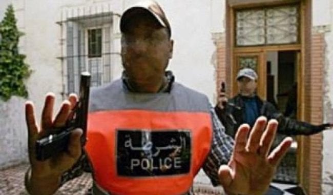 تيفلت. شرطيان  يشهران سلاحيهما لاعتقال شخص عرّض حياة مواطنين للخطر