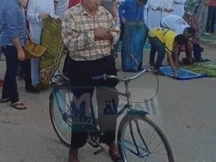 مصر..رجل “العجلة” حي يرزق وهذا اول ظهور اعلامي له (فيديو )