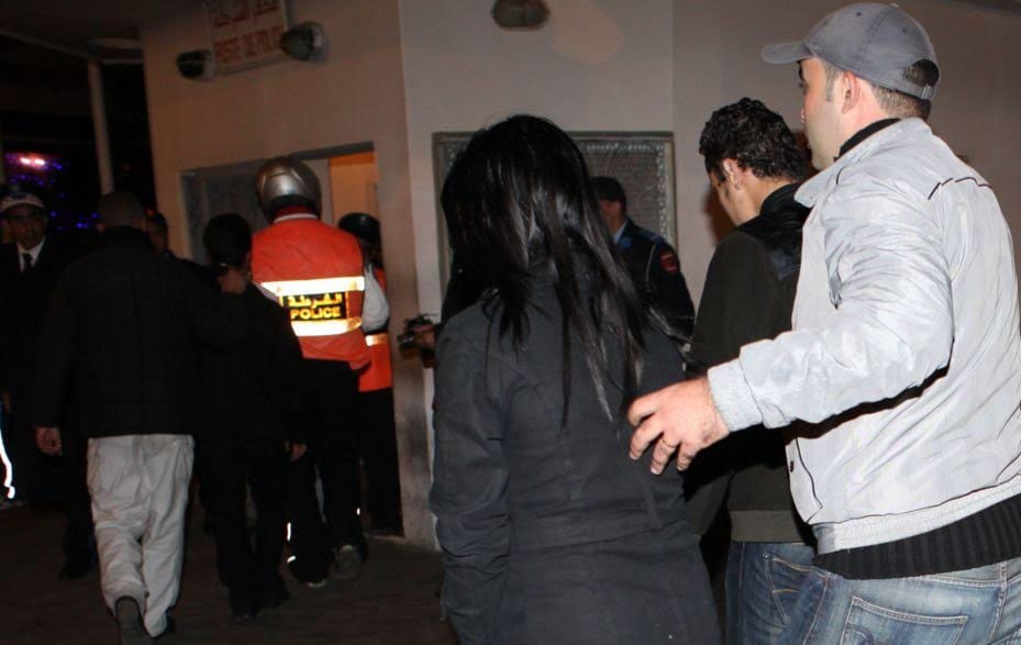 شدّوها حيّة.. مْخازنية يضبطون “لصة” في جامع الفنا متلبسة بسرقة أستاذة