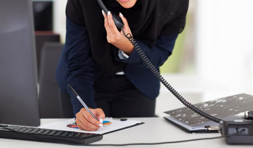 “لهفت” رجال أعمال في ملايير. الإسبان يسلّمون المغاربة “موظفة” نصّابة