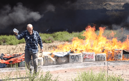 طنجة..اتلاف الاطنان من المخدرات ومعدات خاصة بالهجرة السرية