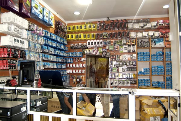 وأخيرا. السلطات المغربية تشن حملة في الأسواق لمحاربة “الشارجورات” المزورة