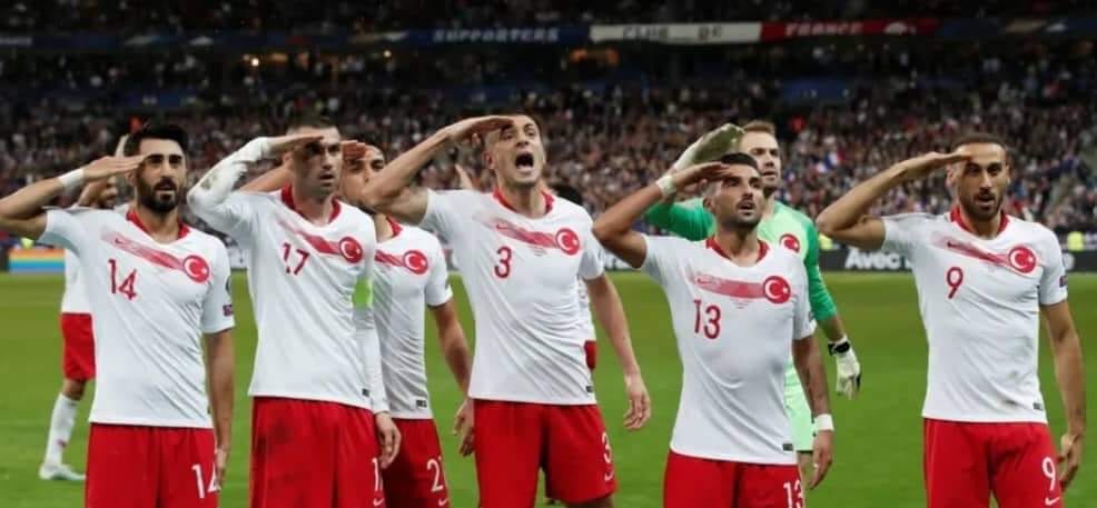 إيطاليا تطالب بسحب تنظيم نهائي عصبة الأبطال من تركيا