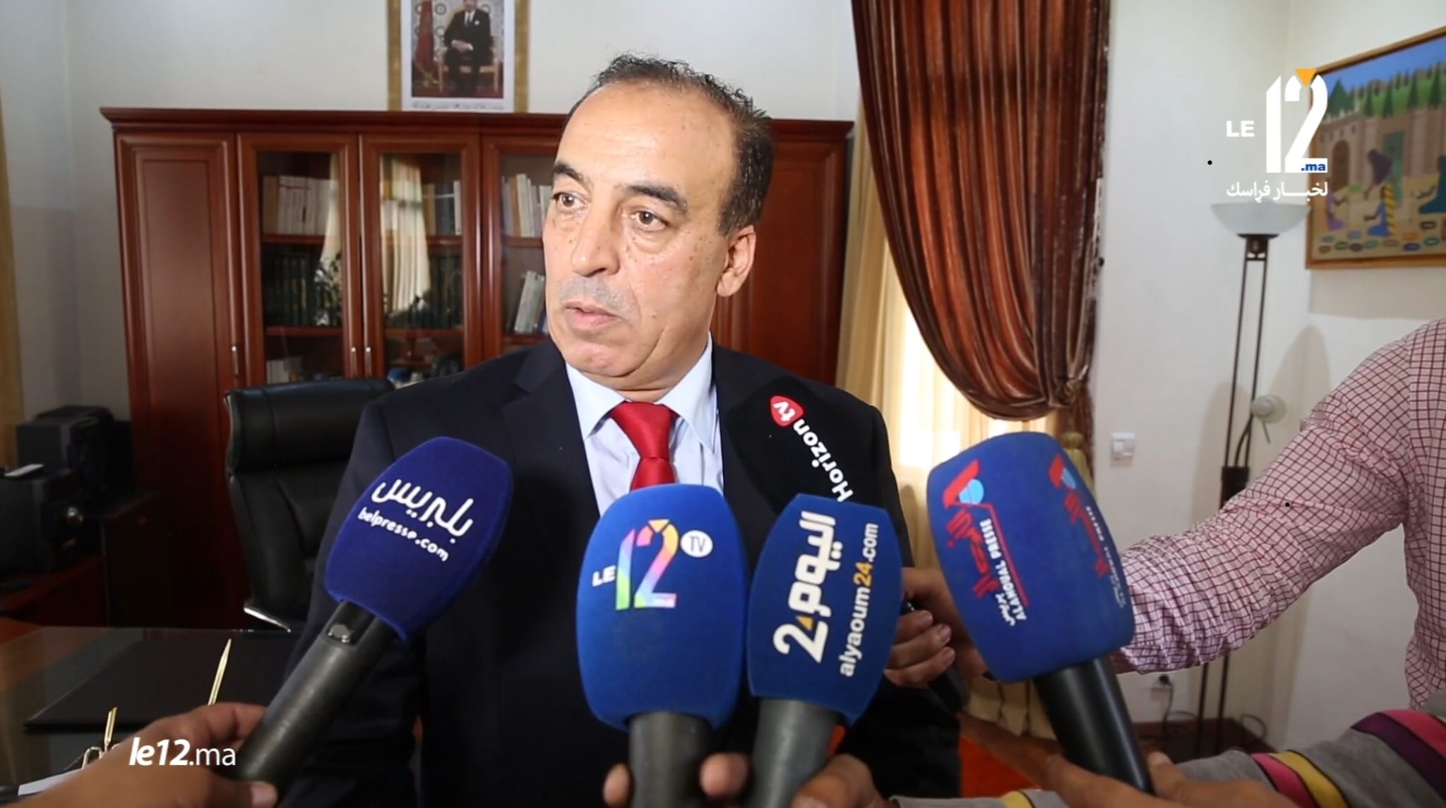  أنباء عن إعفاء وزير الحقائب الثلاث وإسناد التحدث بإسم الحكومة لأمزازي