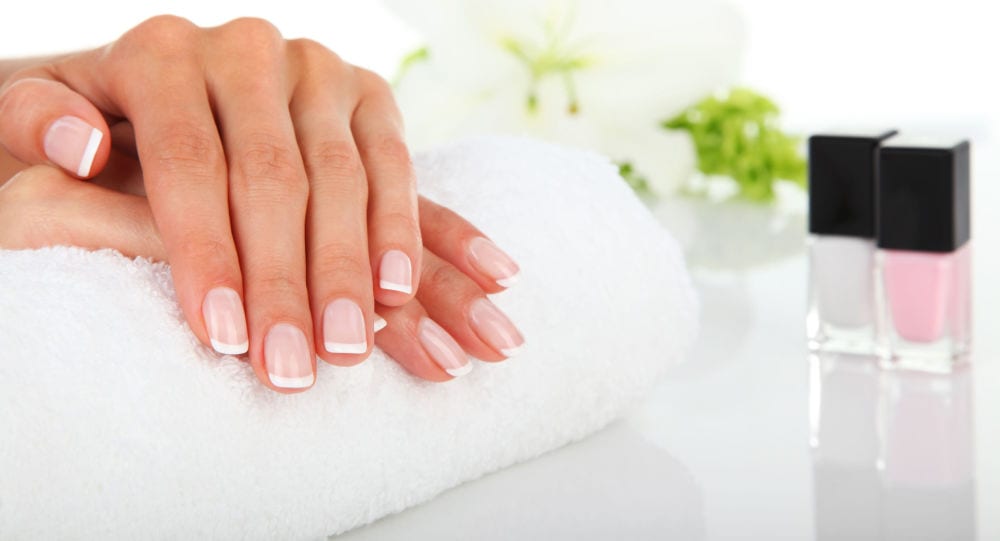 تحذير.. “طلاء الاظافر” يحتوي على مواد قاتلة