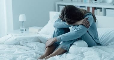 سيدتي.. اكتئاب الدورة الشهرية قد يقودك إلى الانتحار