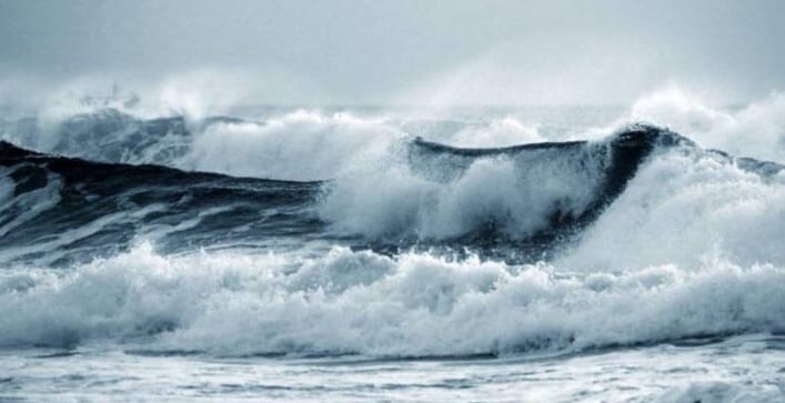 في بلاغ إنذاري. الأرصاد تحذّر من رياح قوية وأمواج عاتية بين هاتين المدينتين