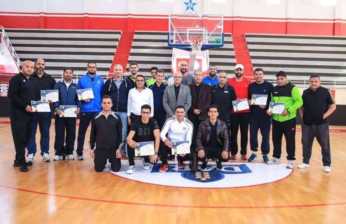 دورة تكوينية لمدرّبي كرة السلة. وبنطالب يشرف على توزيع الشواهد