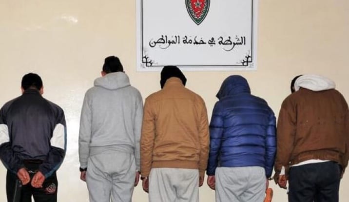 العيون. اعتقال خمسة أشخاص بعد السطو على ثلاث شركات في “المرسى”