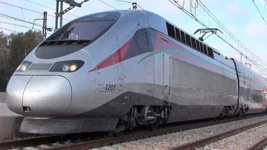 هجوم بالحجارة على “البراق” يشل حركة القطارات في الدار البيضاء