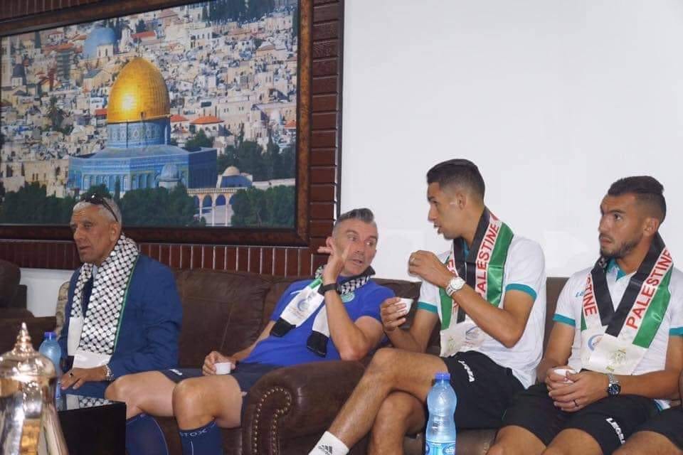 بالصور. بعثة الرجاء تصل إلى الأراضي الفلسطينية وسط استقبال حار