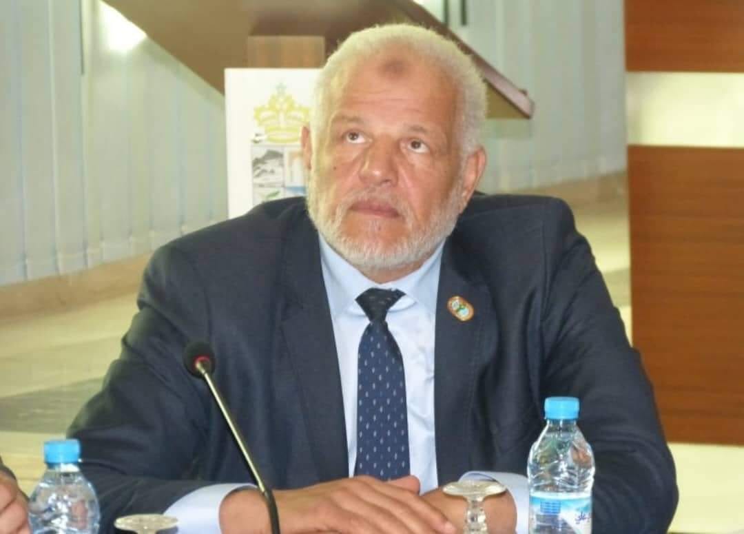 الحسن عبيابة يطمئنّ على صحة الطاهر بوجوالة