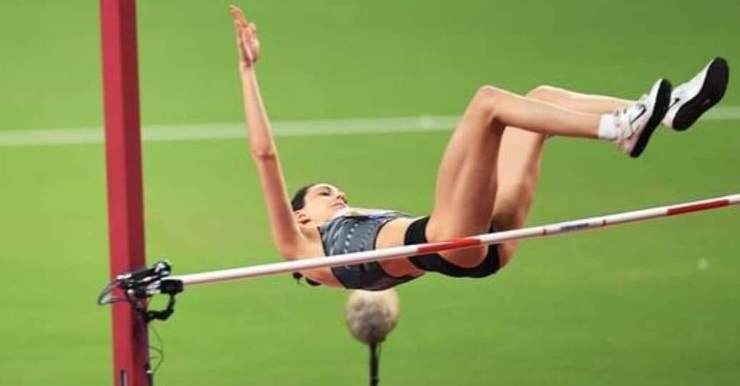 شاهد. زوج بطلة استثنائية للوثب العالي ينشر لها فيديو “محرج”