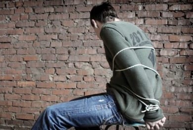 مكناس. بدء محاكمة متابعين باحتجاز ضحايا وتعنيفهم