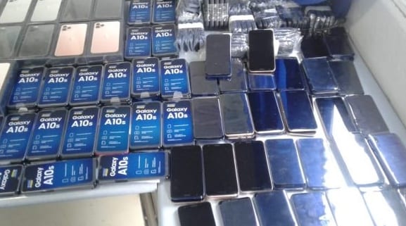 باب سبتة. الجمارك تحبط تهريب شحنة من الهواتف