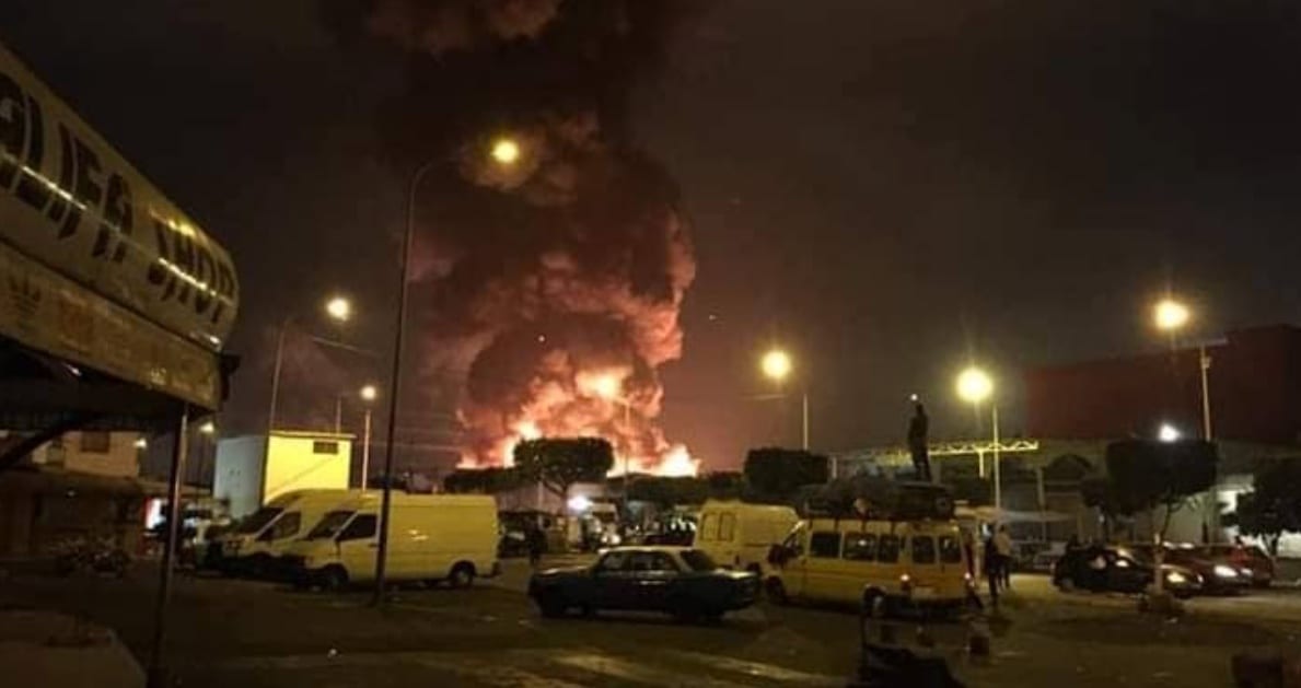 أكادير. حريق مهول “يلتهم” سوقا نموذجيا والشرطة تحقّق