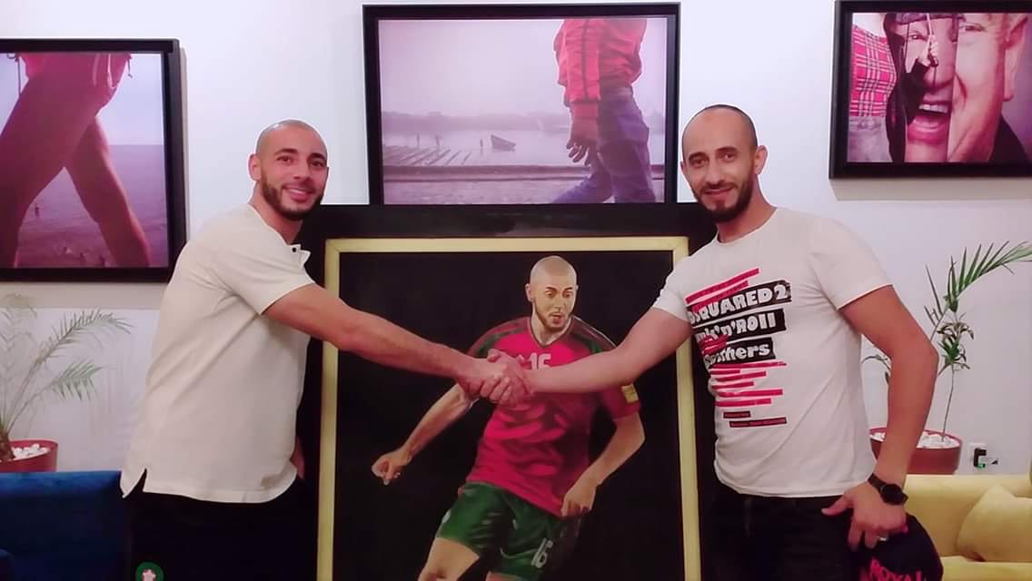 وجدة. تكريم خاص لأمرابط من فنان تشكيلي