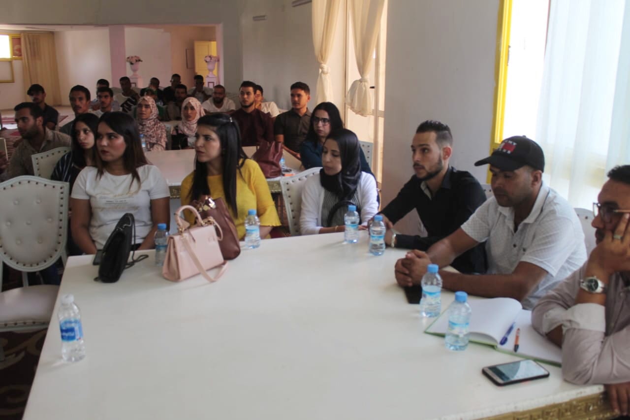 سطات. التمثيلية الإقليمية لشبيبة الأحرار تنظم دورة تكوينية حول فن الخطابة والتنمية والتواصل الرقمي